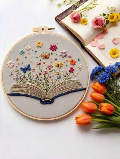 Kit broderie — Livre ouvert et fleurs sauvages | Coutureo