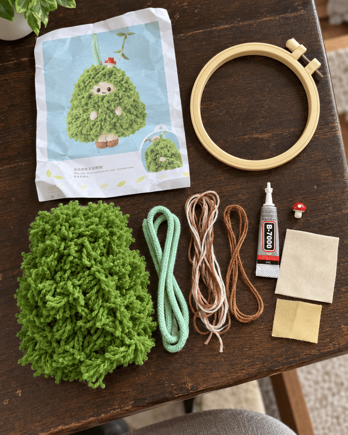 Kit suspension brodée — Porte-bonheur vert