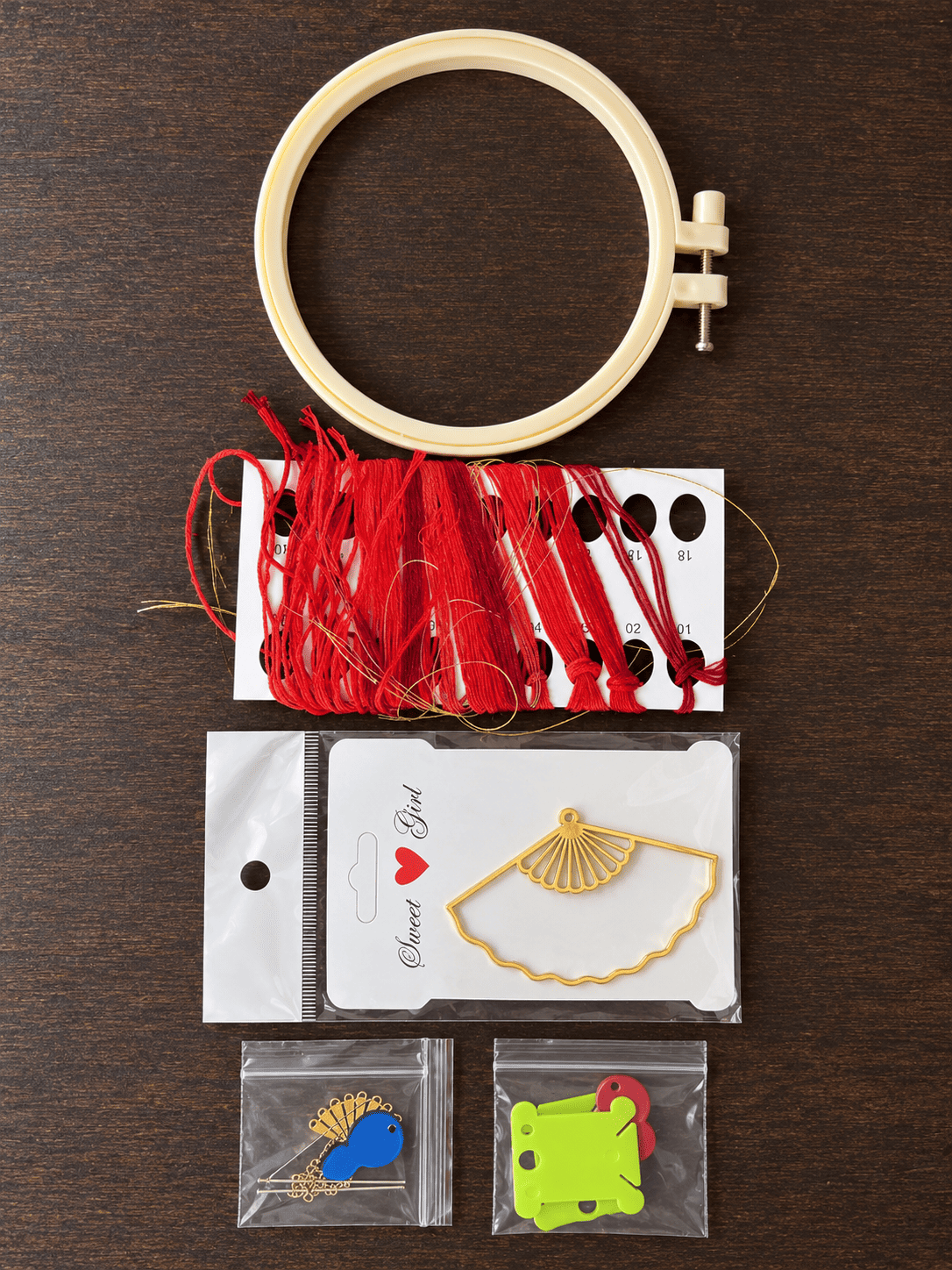 Kit broderie — Éventail paysage rouge