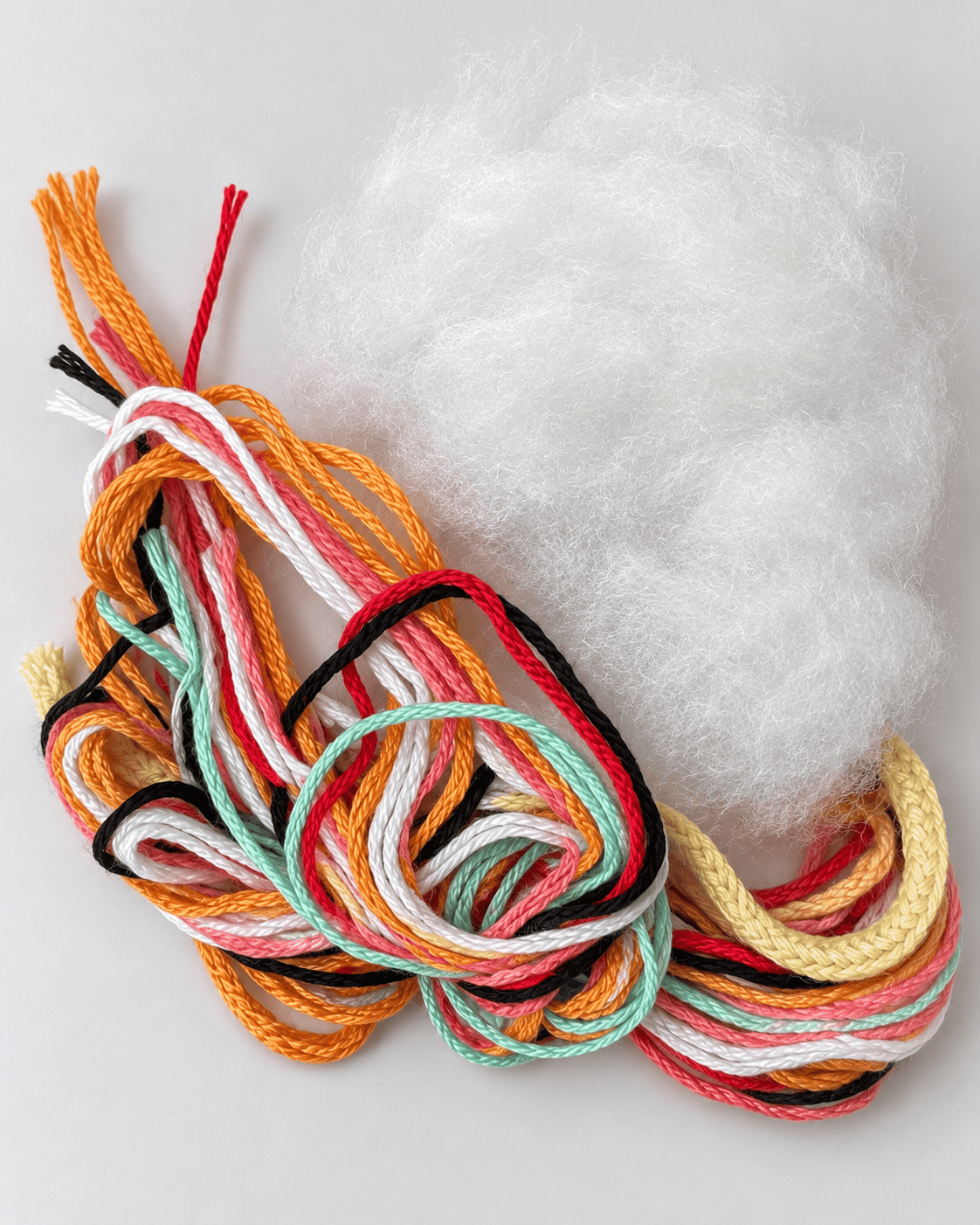 Kit suspension brodée — Chat blanc