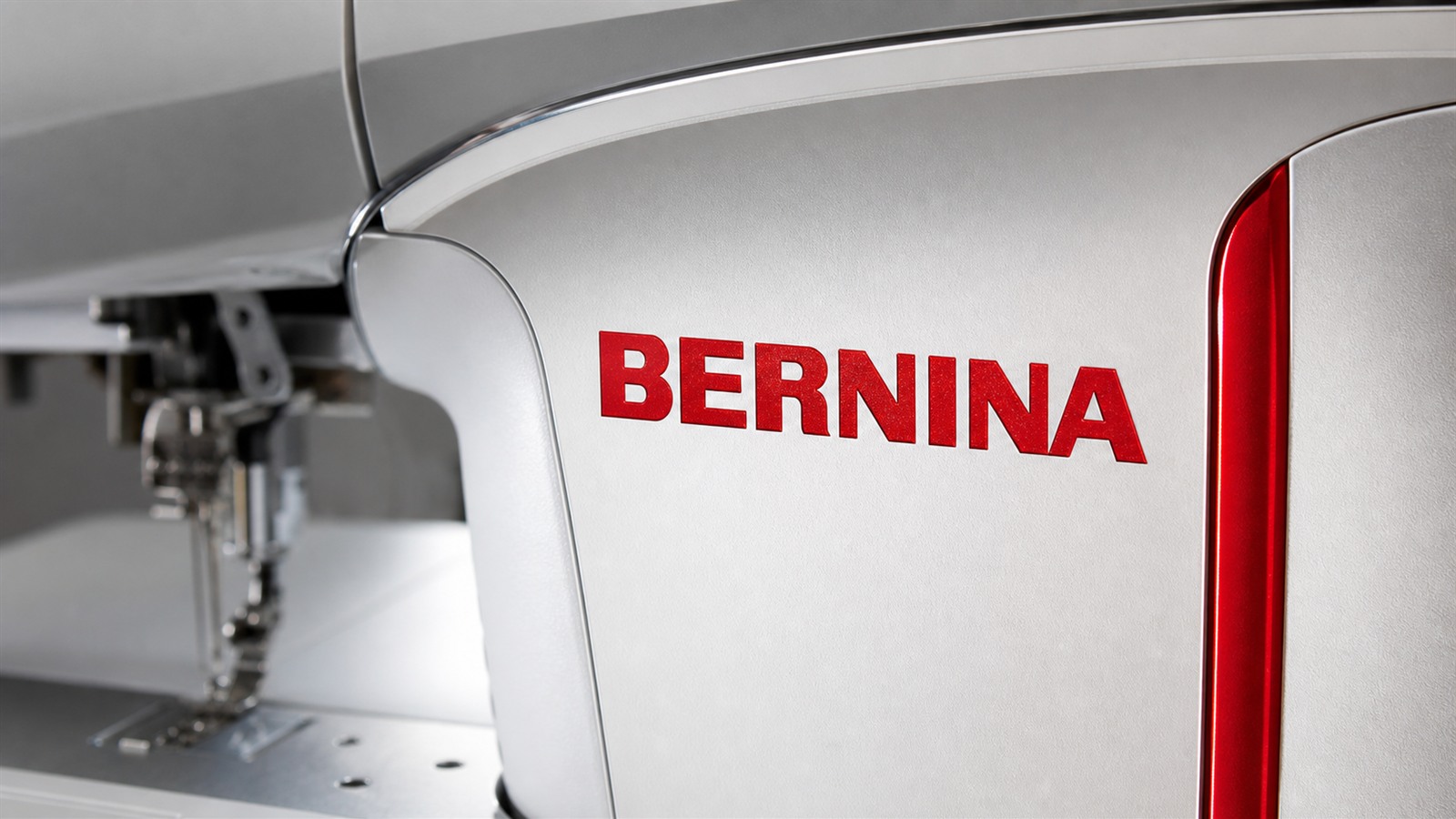 Détail rouge Bernina sur machine premium